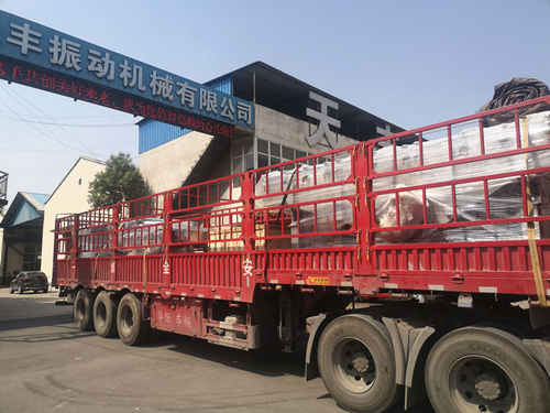 全不銹鋼噴砂直線振動(dòng)篩已發(fā)貨,請(qǐng)?jiān)?jīng)理注意查收！